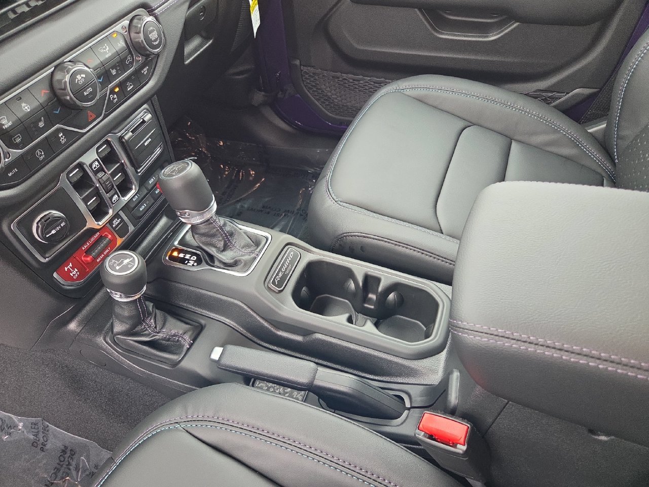 New 2026 Jeep Gladiator Sport AWD/4WD image 18