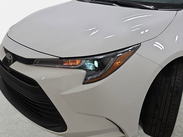 Certified 2025 Toyota Corolla LE FWD image 27