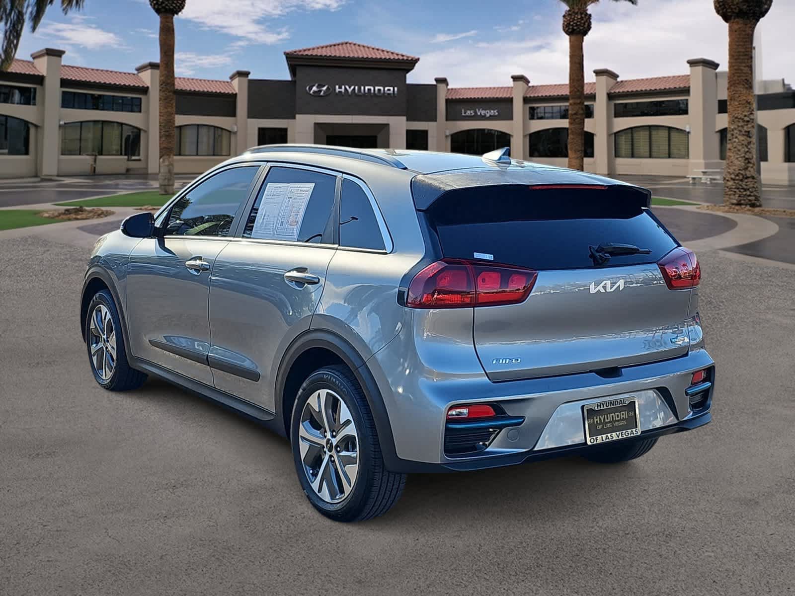 Used 2022 Kia Niro EX FWD image 6