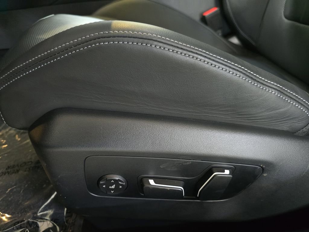 Used 2025 BMW M5 Touring AWD/4WD image 28