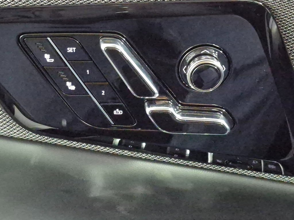 New 2026 Cadillac Optiq Luxury 1 image 15