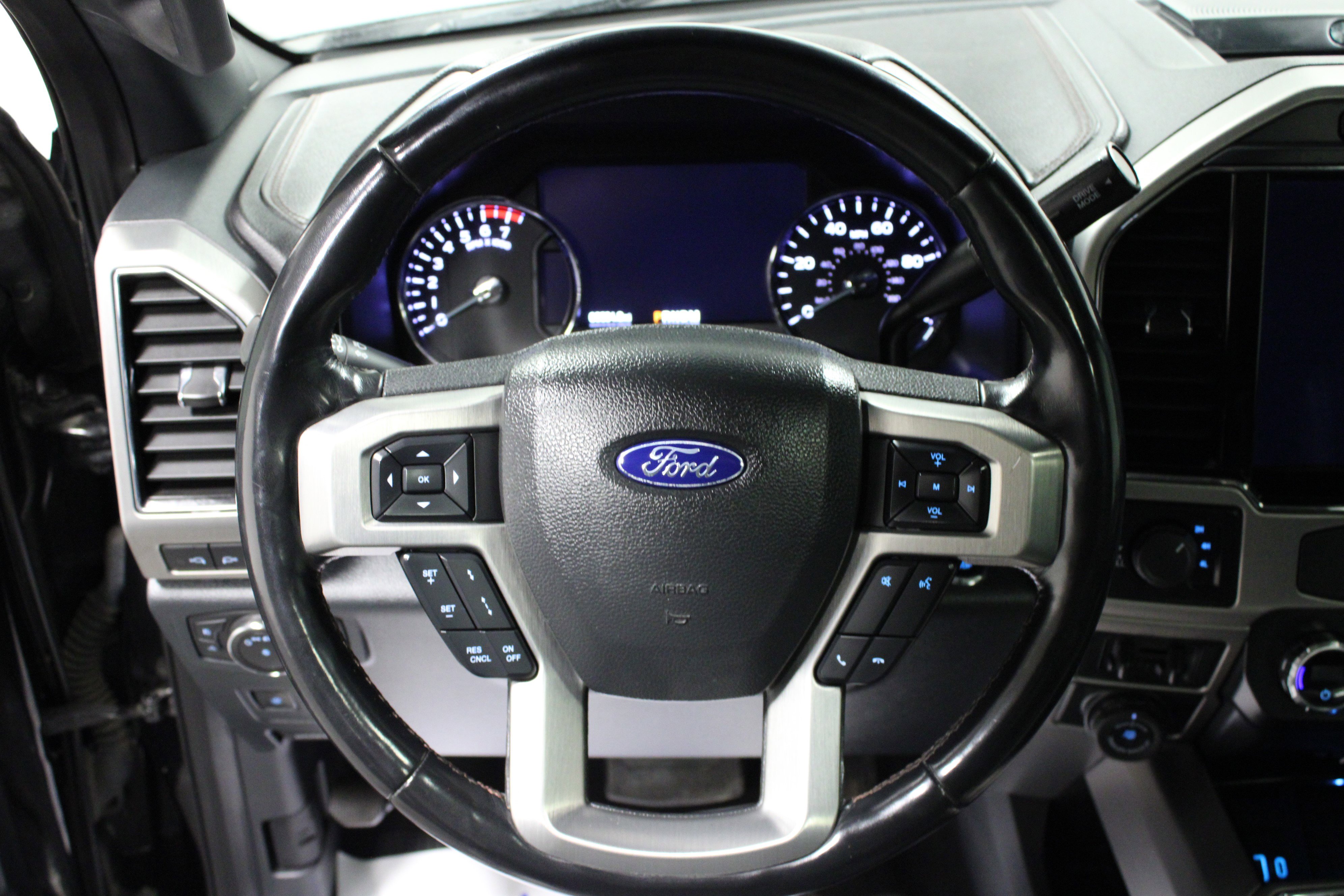 Used 2022 Ford F250 Platinum w/ FX4 Off-Road Package image 17