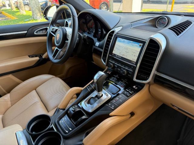 Used 2015 Porsche Cayenne Diesel image 18