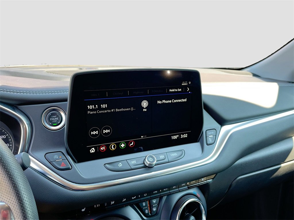 Used 2025 Chevrolet Blazer LT image 14