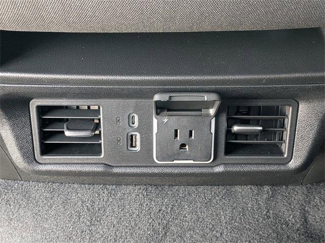 New 2026 GMC Sierra 1500 Elevation image 16