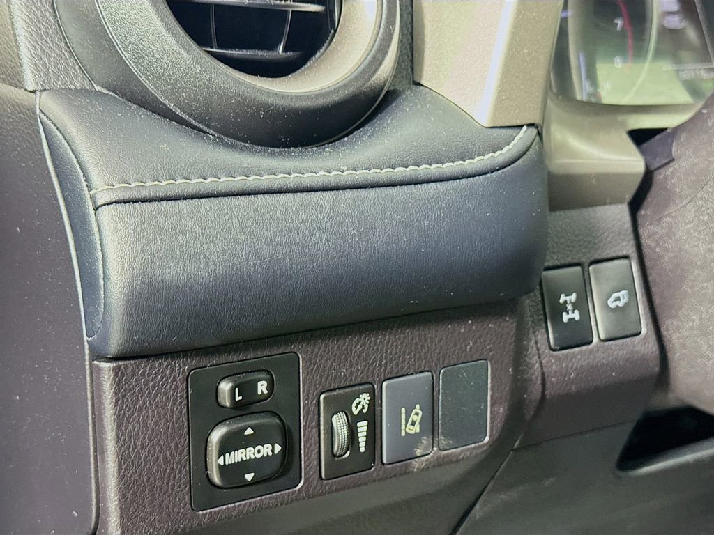 Used 2018 Toyota RAV4 XLE image 17