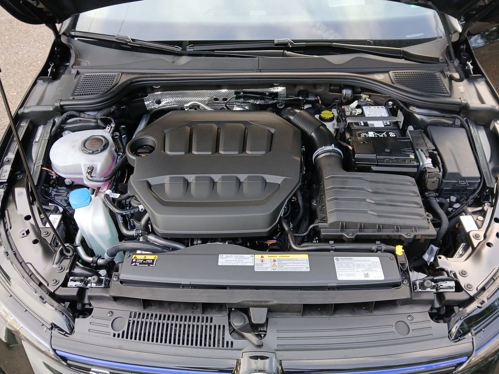 New 2025 Volkswagen Golf w/ Euro Style Package image 21