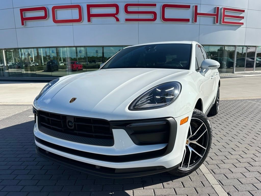 Certified 2023 Porsche Macan AWD/4WD image 1
