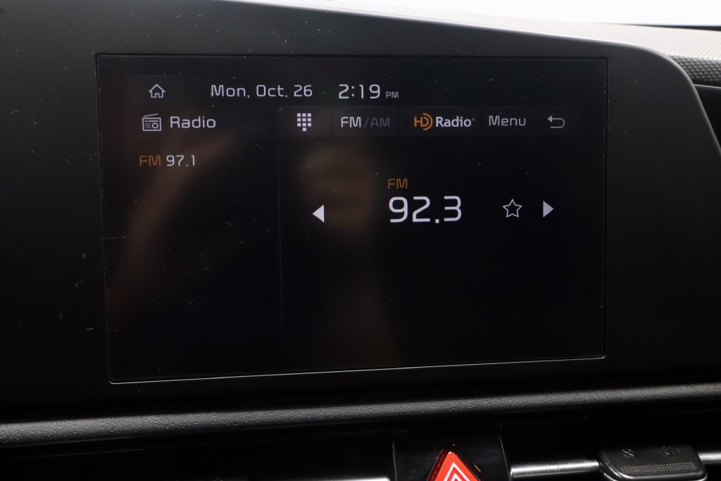 Used 2025 Kia Niro LX FWD image 3