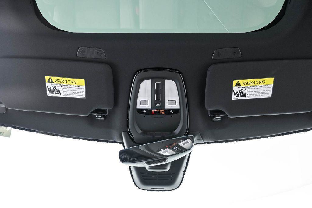 New 2026 Volvo XC90 B6 Plus w/ Protection Package Premier AWD/4WD image 18