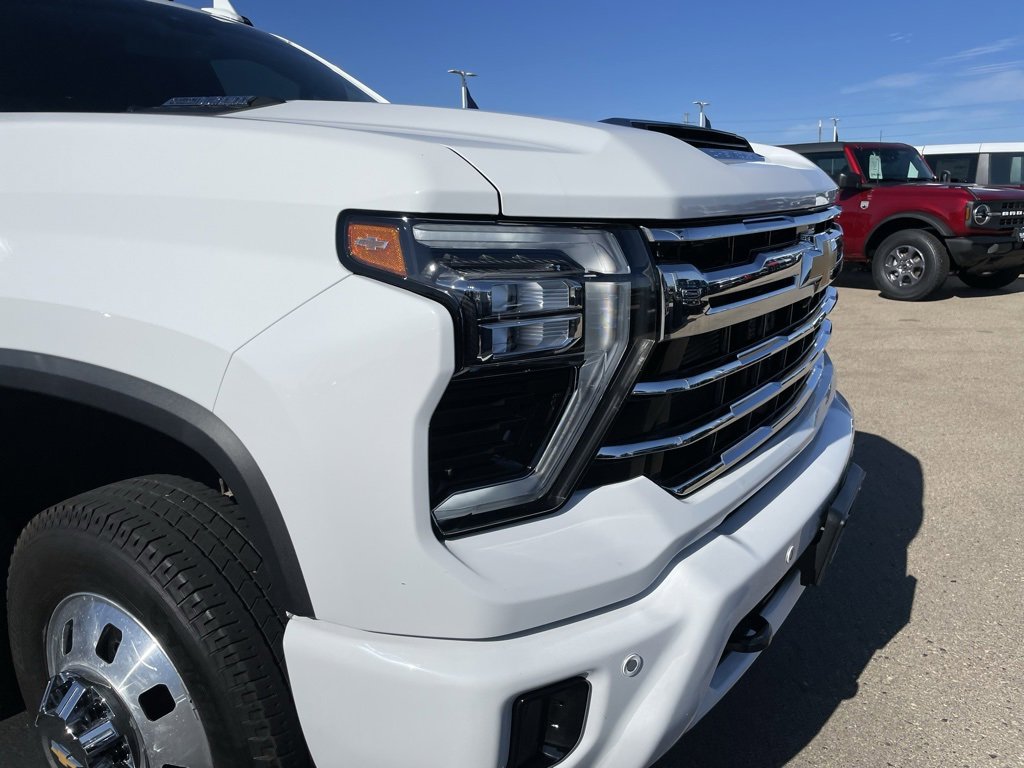 Used 2024 Chevrolet Silverado 3500 LTZ w/ LTZ Plus Package image 35