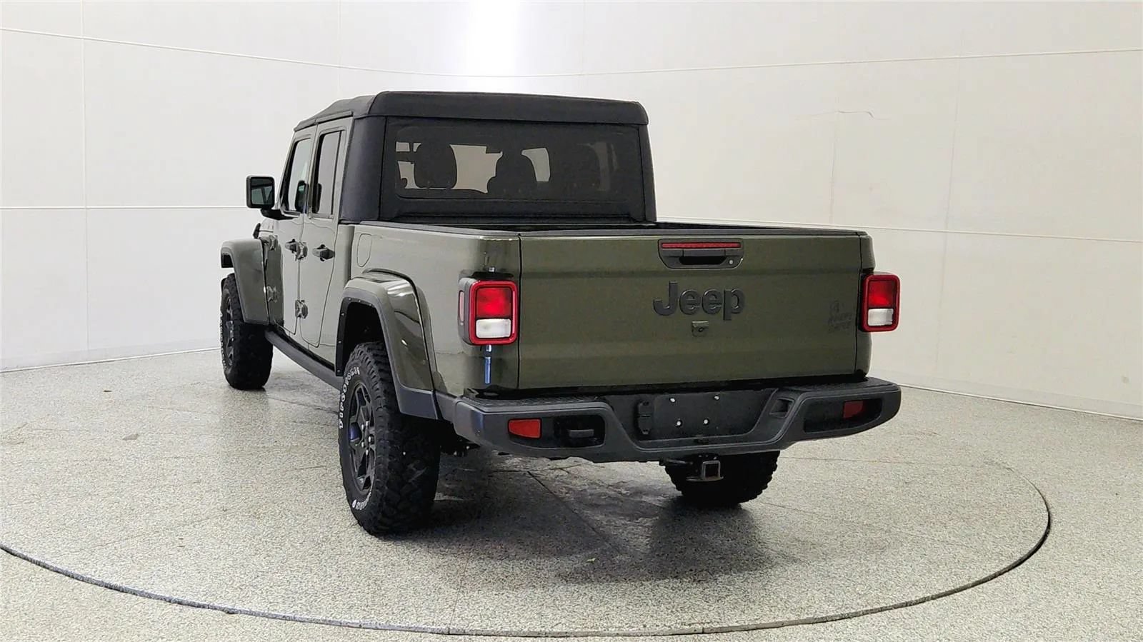 Used 2022 Jeep Gladiator Sport AWD/4WD image 7