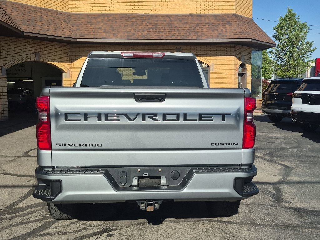 Used 2024 Chevrolet Silverado 1500 Custom w/ Turbomax Blackout Package AWD/4WD image 6