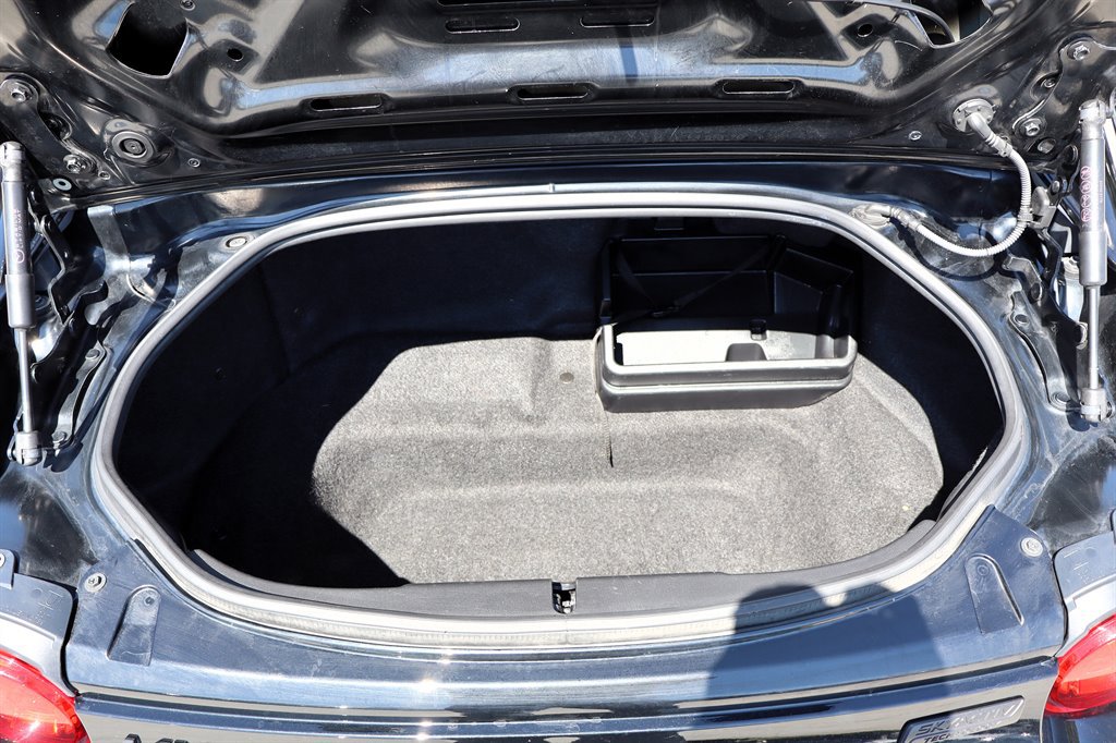 Used 2017 MAZDA MX-5 Miata RF Club RWD image 40