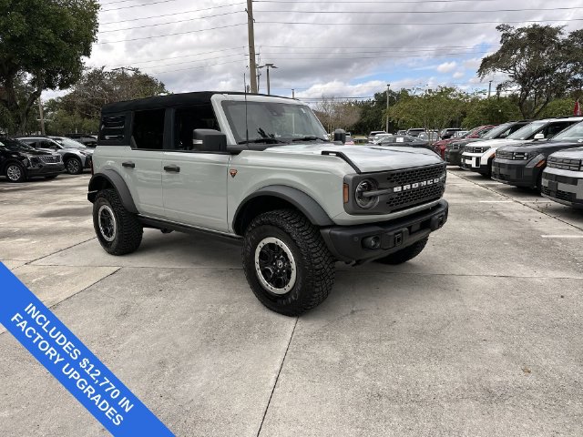Used 2023 Ford Bronco Badlands AWD/4WD image 16