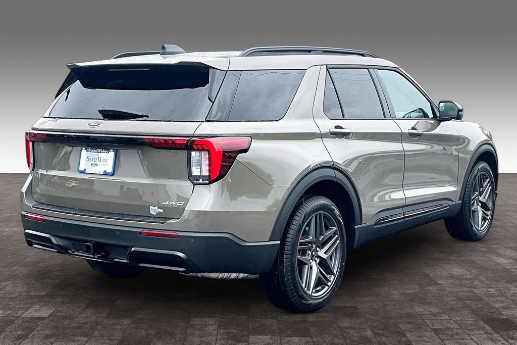 New 2026 Ford Explorer ST-Line w/ ST-Line Street Pack AWD/4WD image 13