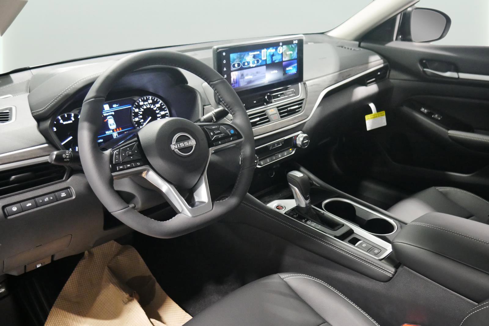 New 2025 Nissan Altima 2.5 SL image 9