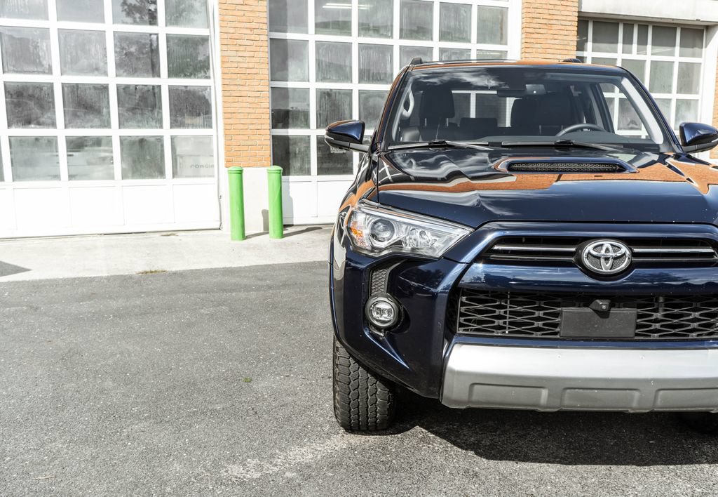Used 2022 Toyota 4Runner TRD Off-Road Premium AWD/4WD image 31