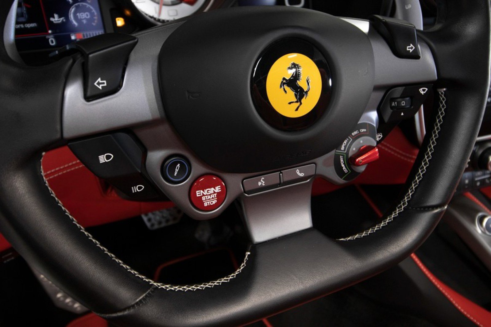 Used 2019 Ferrari Portofino image 23