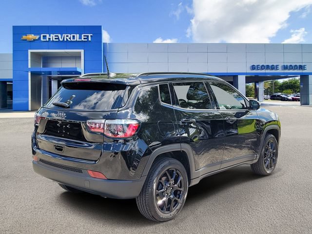 Used 2026 Jeep Compass Latitude AWD/4WD image 4