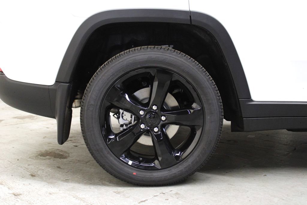 New 2025 Jeep Grand Cherokee Altitude image 34