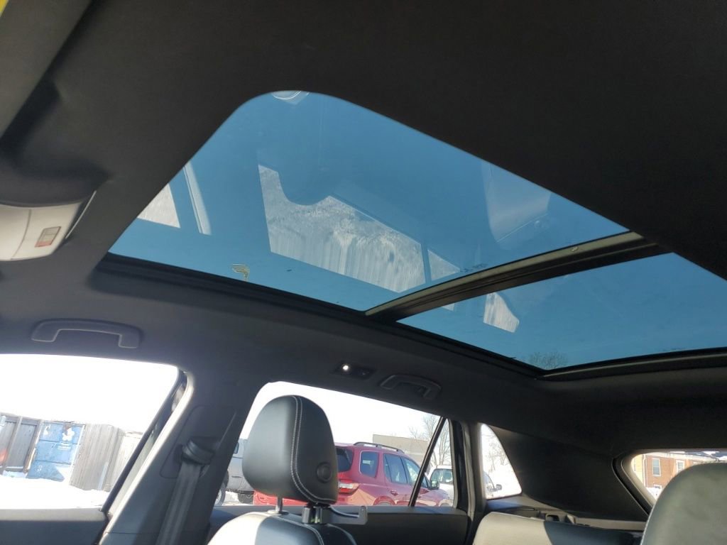 Used 2022 Volkswagen Atlas Cross Sport SE image 12