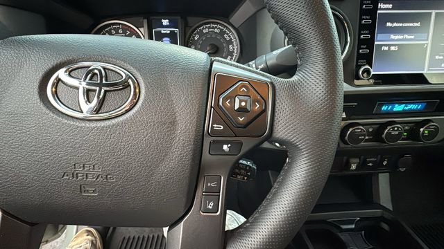 Used 2022 Toyota Tacoma TRD Off-Road image 19