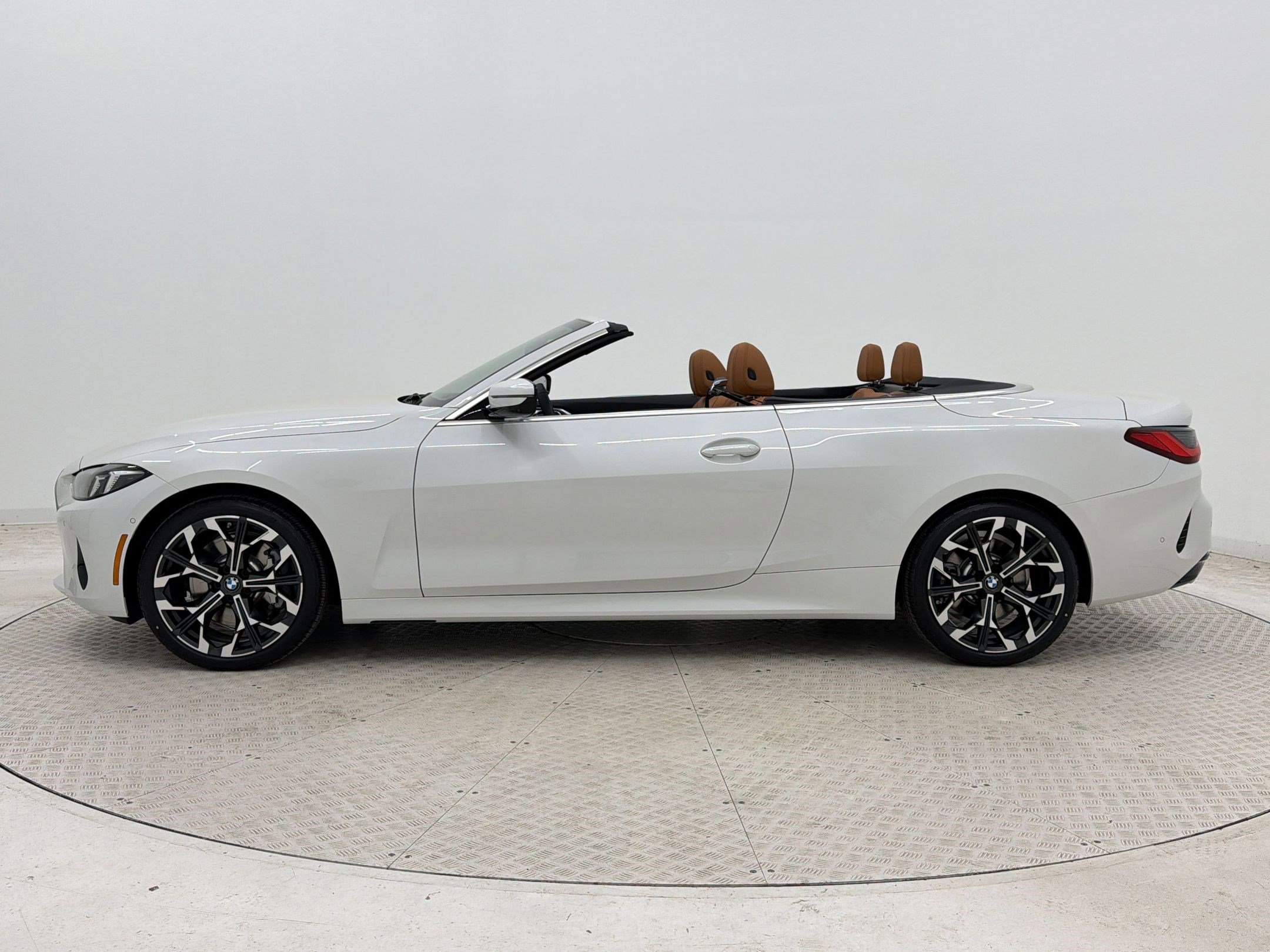 New 2027 BMW 430i Convertible RWD image 2