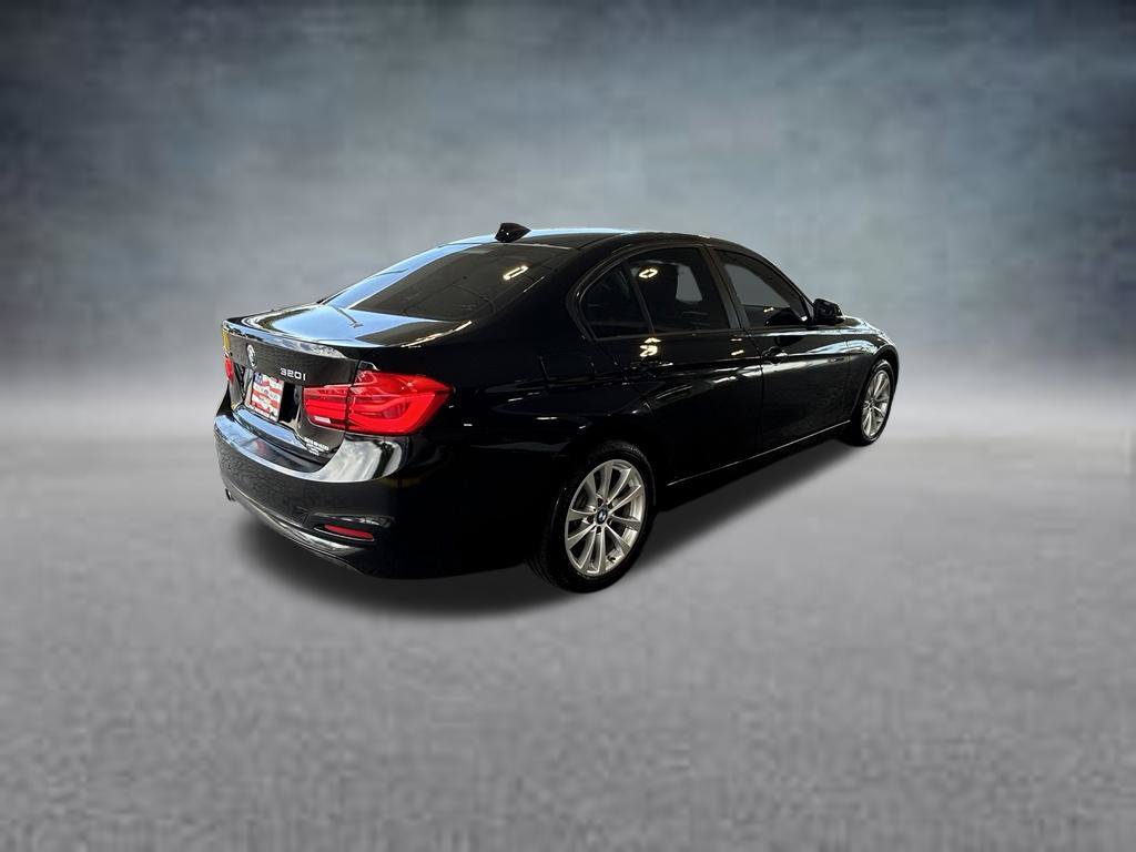 Used 2016 BMW 320i xDrive Sedan AWD/4WD image 4