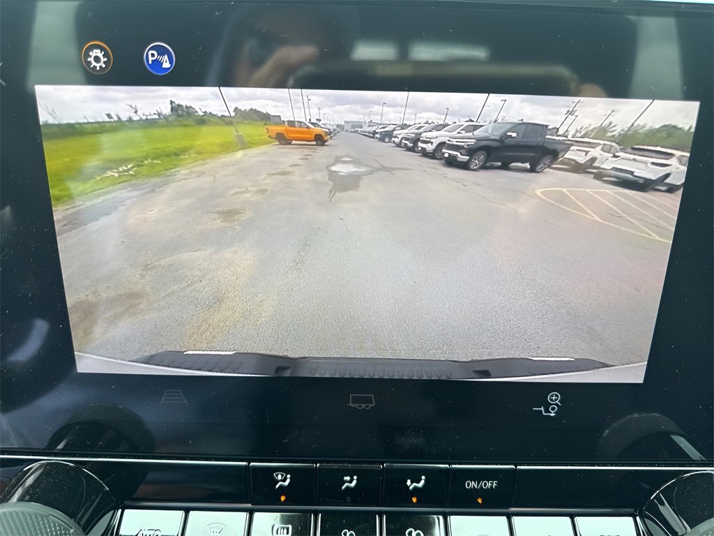 Used 2025 Chevrolet Colorado Trail Boss w/ Midnight Edition image 26