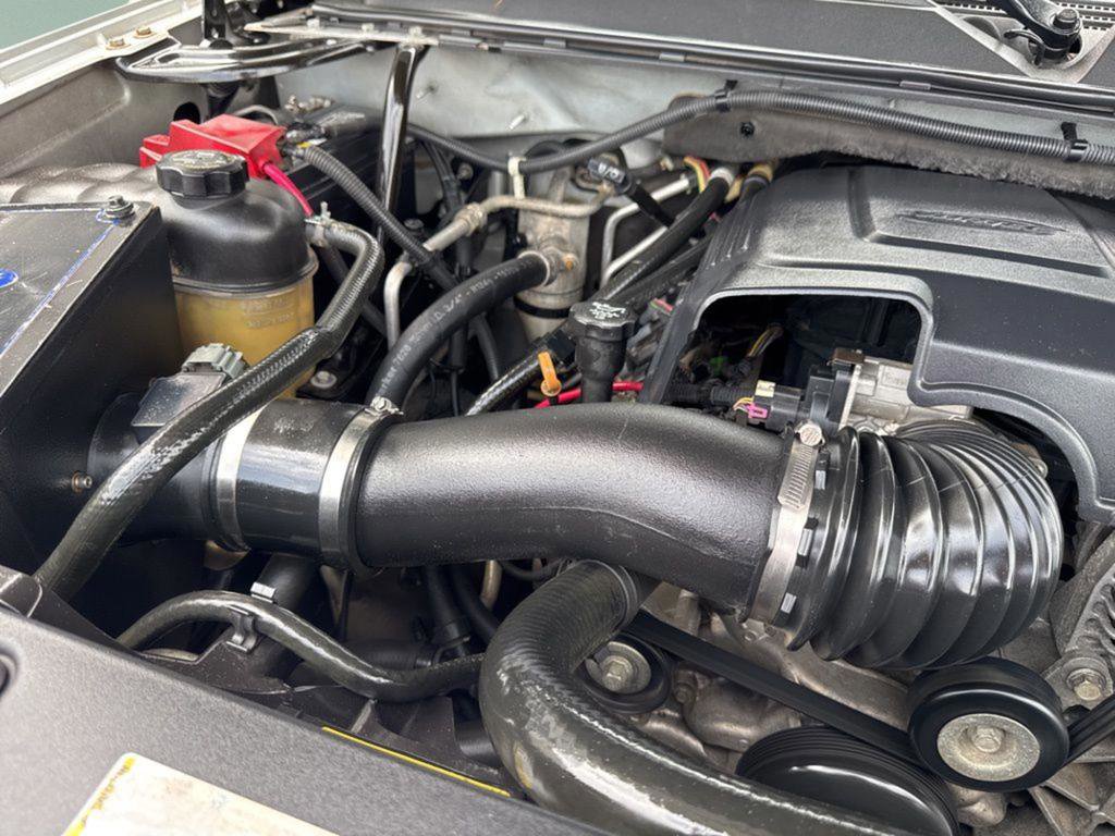Used 2010 GMC Yukon Denali RWD image 31