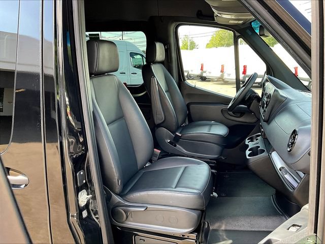 Used 2023 Mercedes-Benz Sprinter 2500 image 26