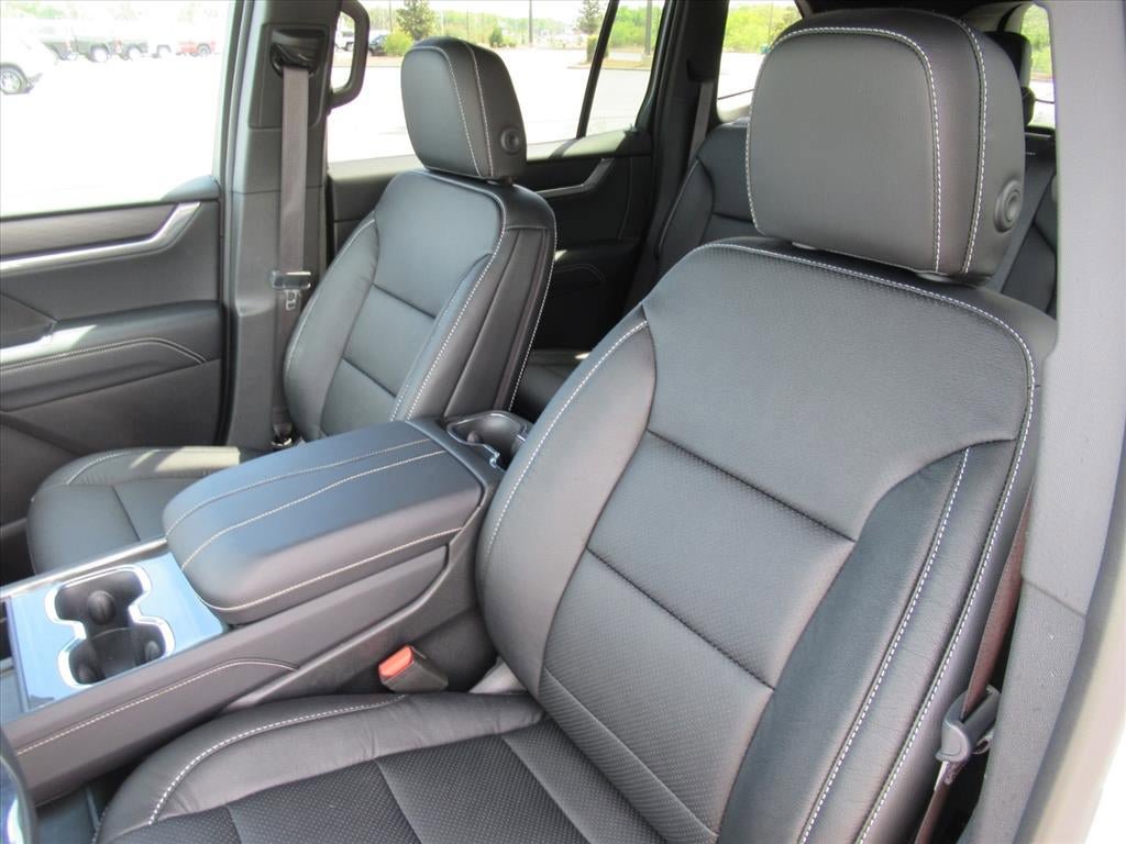 Used 2025 GMC Acadia Elevation FWD image 18