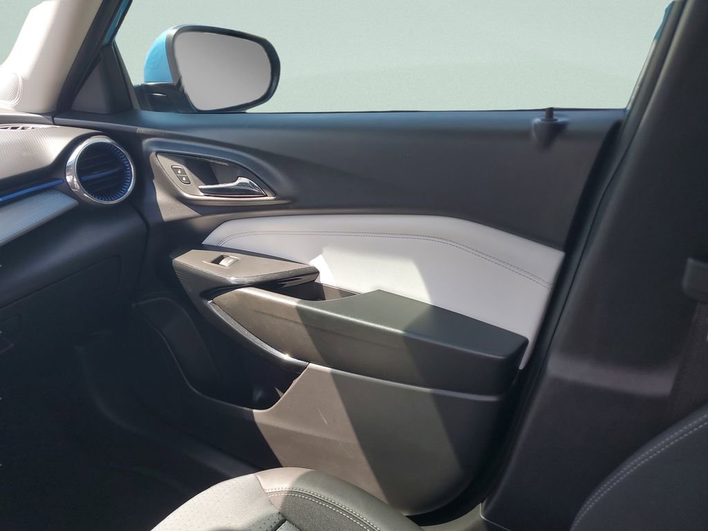 Used 2026 Chevrolet Trax LT w/ Driver Confidence Package image 16