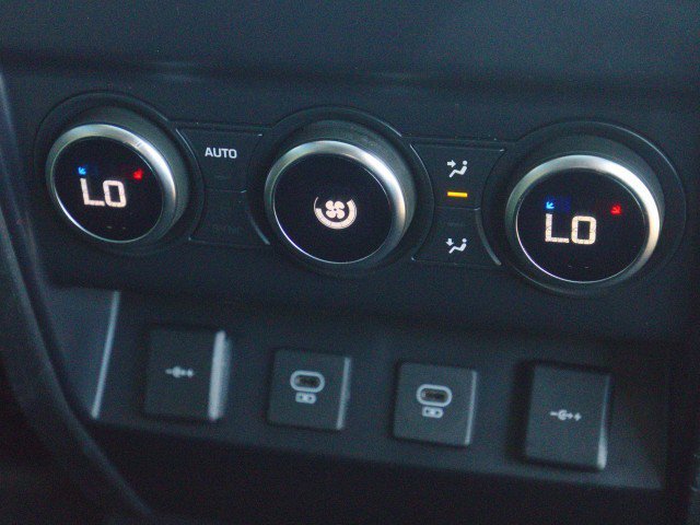 Used 2022 Land Rover Defender 110 X-Dynamic SE AWD/4WD image 33