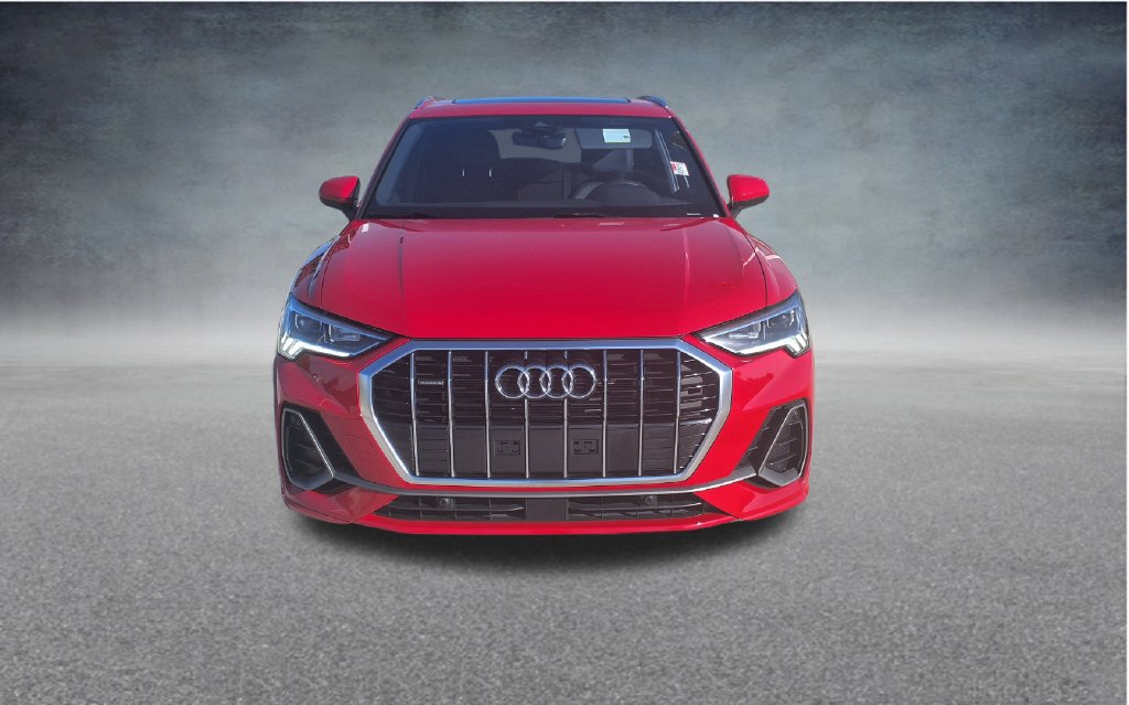 Used 2025 Audi Q3 2.0T Premium AWD/4WD image 2