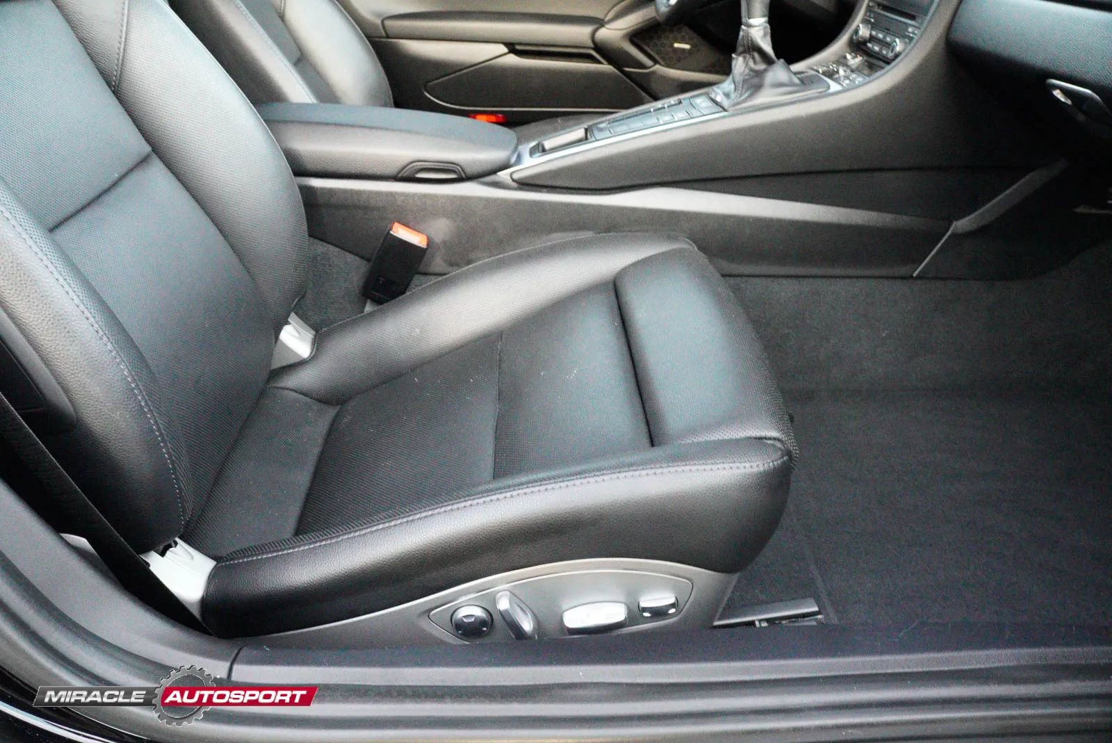 Used 2018 Porsche 718 Cayman image 26