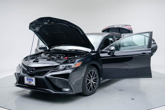 Used 2023 Toyota Camry SE image 16