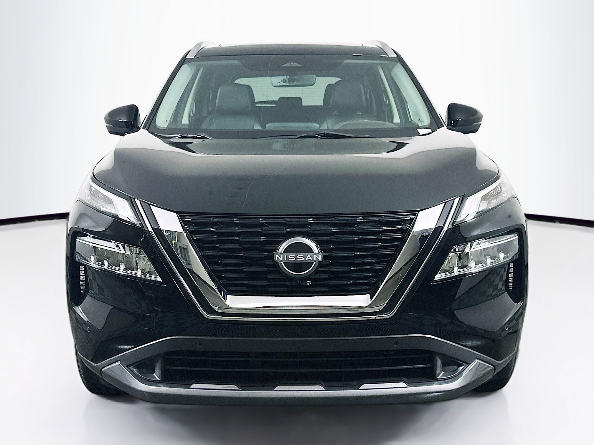 Used 2023 Nissan Rogue SL w/ SL Premium Package image 2