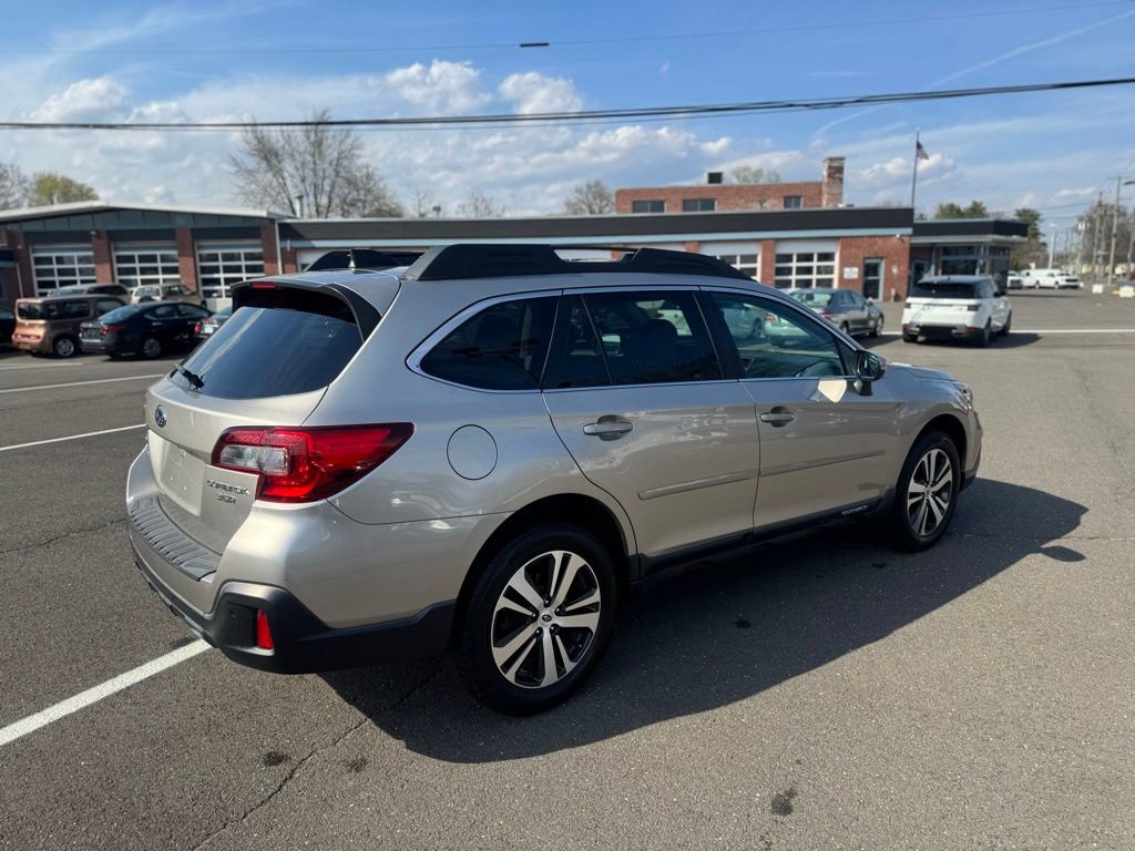 Used 2018 Subaru Outback 3.6R Limited image 4