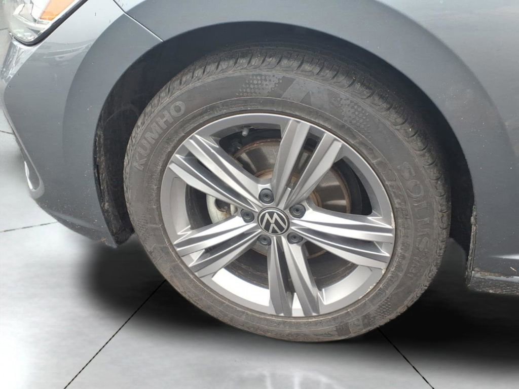 Used 2024 Volkswagen Jetta SE image 23