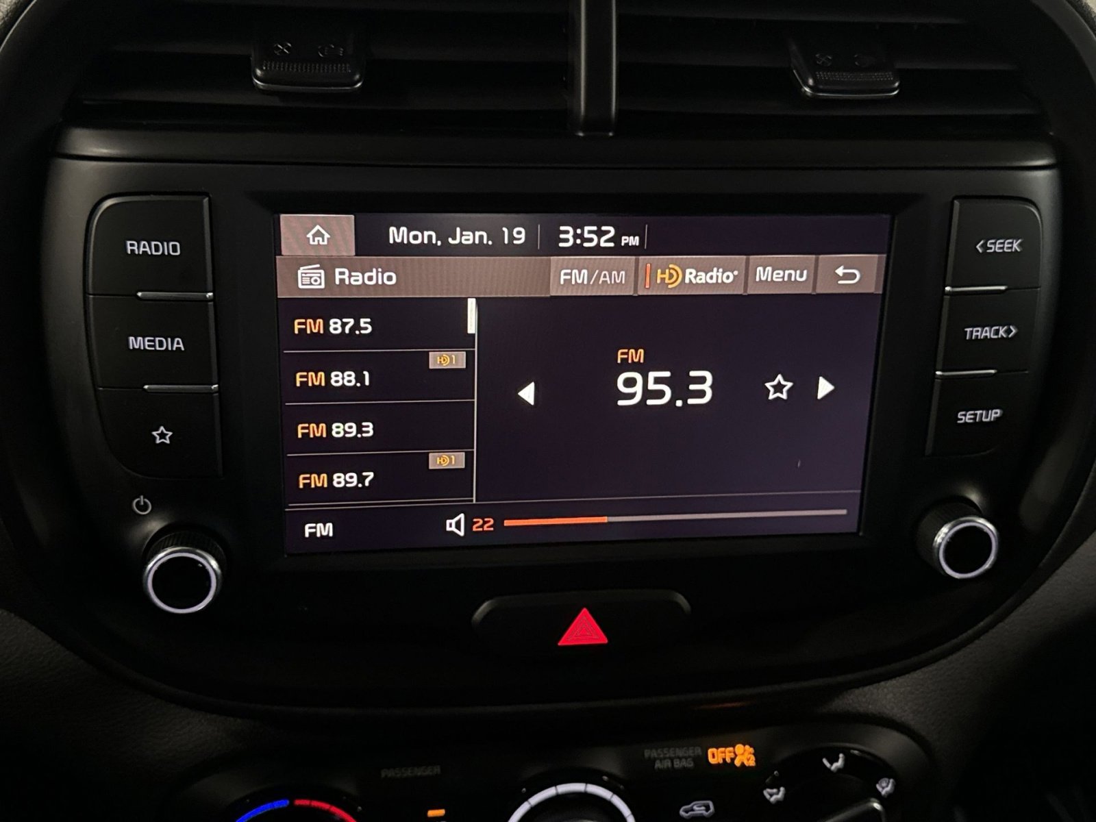 Used 2024 Kia Soul LX w/ Option Group 015 image 18