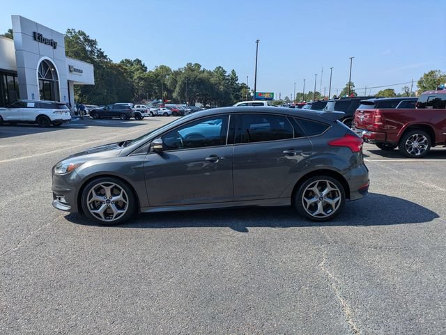 Used 2018 Ford Focus ST FWD image 8