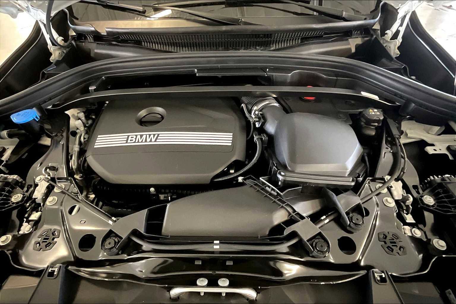 Used 2025 BMW X1 xDrive28i w/ Technology Package image 16