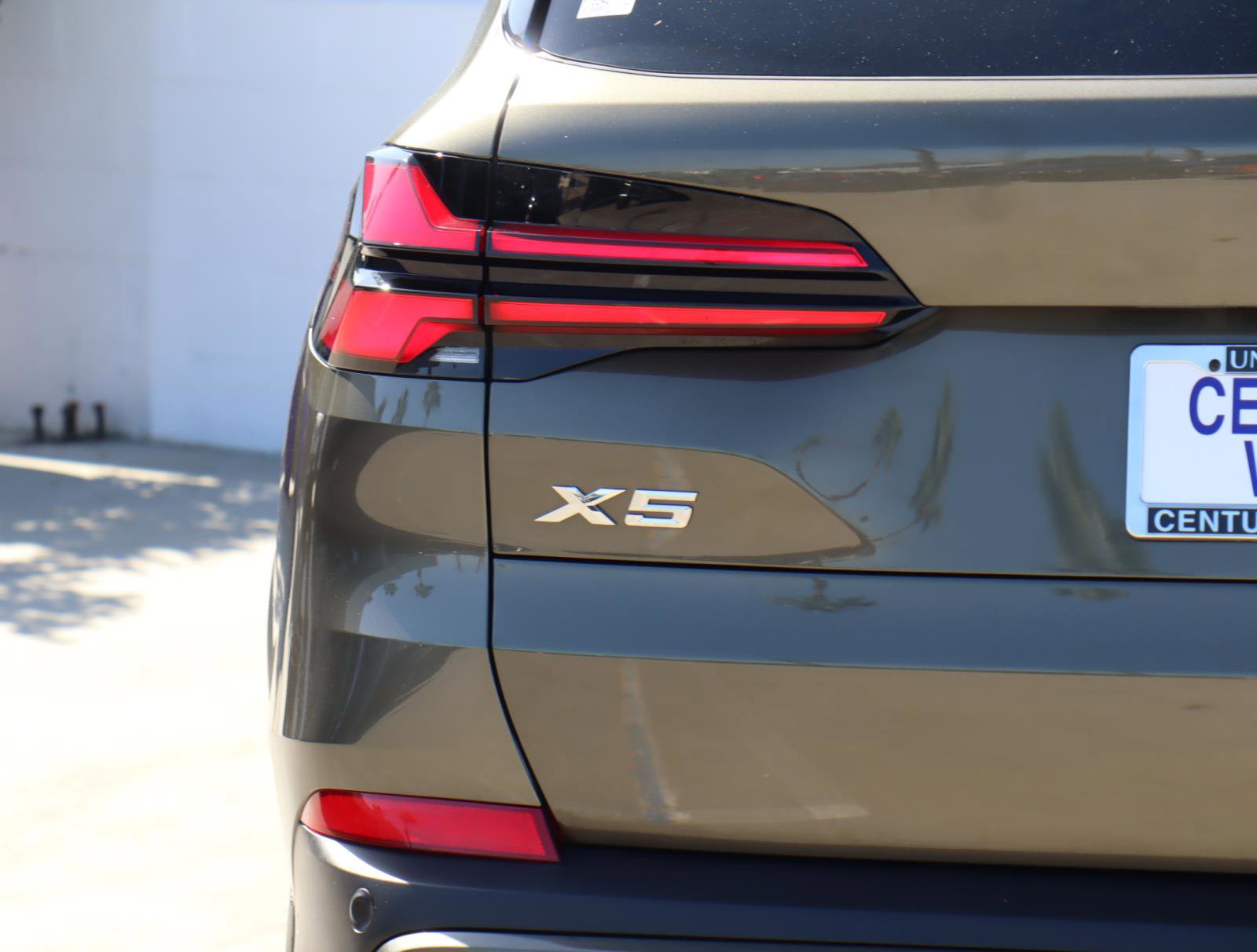 Used 2025 BMW X5 xDrive40i w/ Premium Package image 5