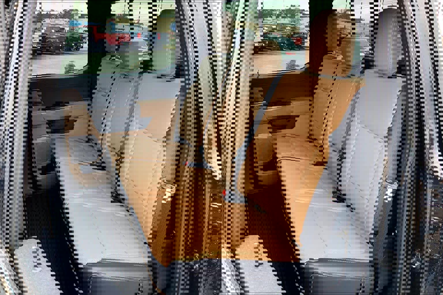 Used 2023 Ford F150 Lariat w/ Trailer Tow Package image 19