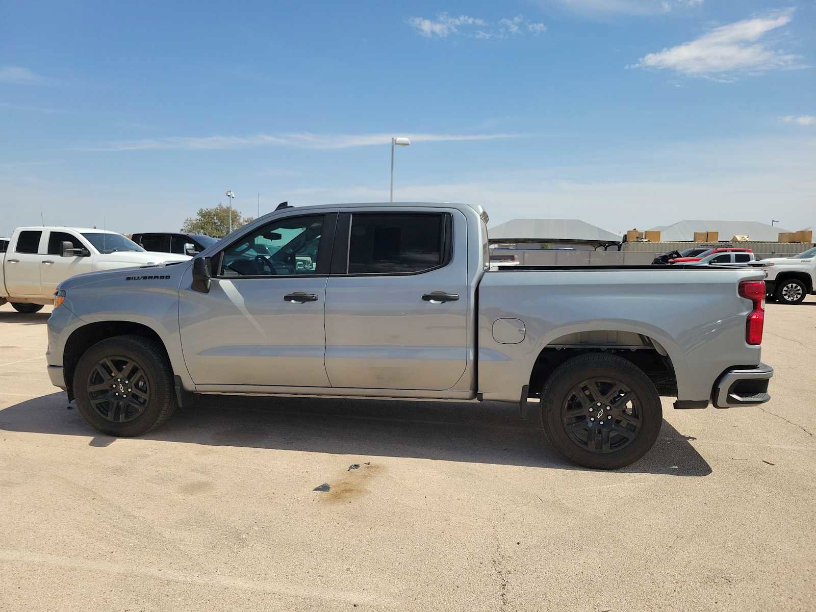 Used 2026 Chevrolet Silverado 1500 Custom w/ LPO, Dark Essentials Package RWD image 5