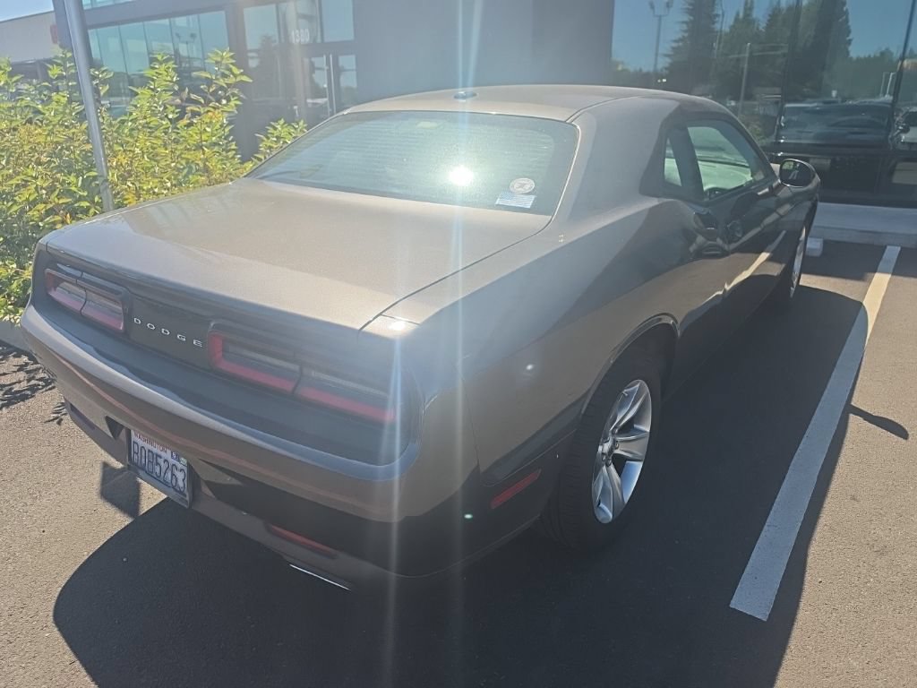 Used 2017 Dodge Challenger SXT RWD image 3