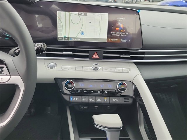 New 2025 Hyundai Elantra Limited image 13