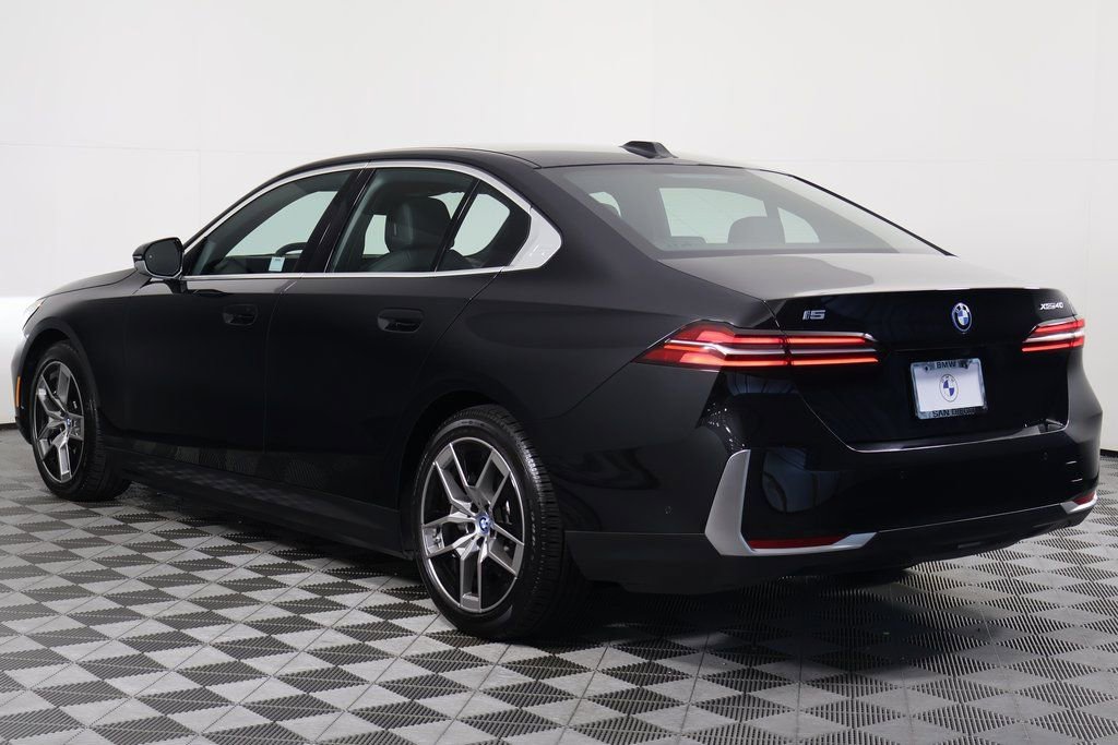 Used 2025 BMW i5 xDrive40 image 6